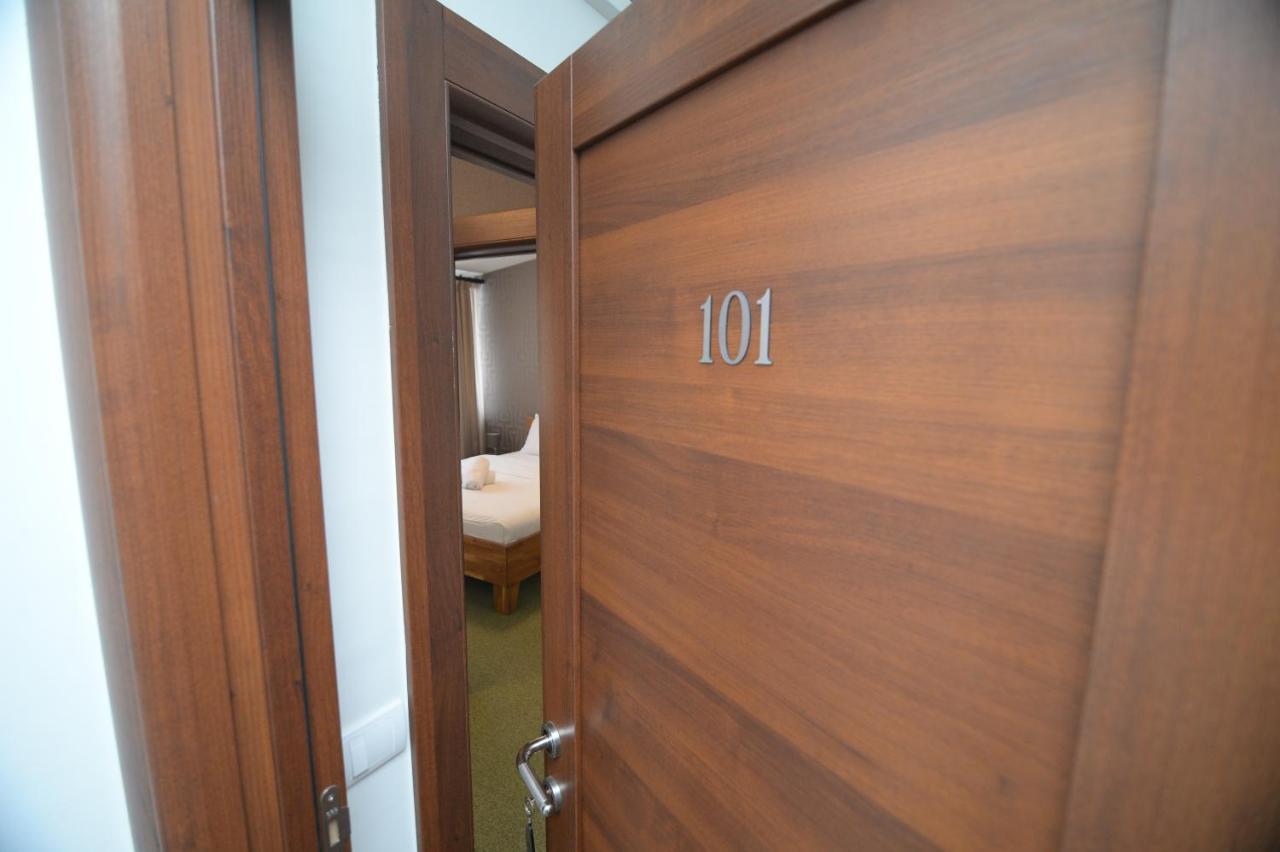 Apartmani Carolija Lucani Exterior photo