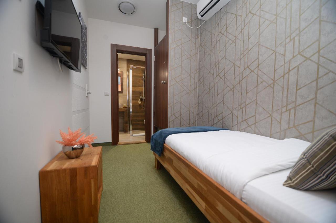Apartmani Carolija Lucani Exterior photo