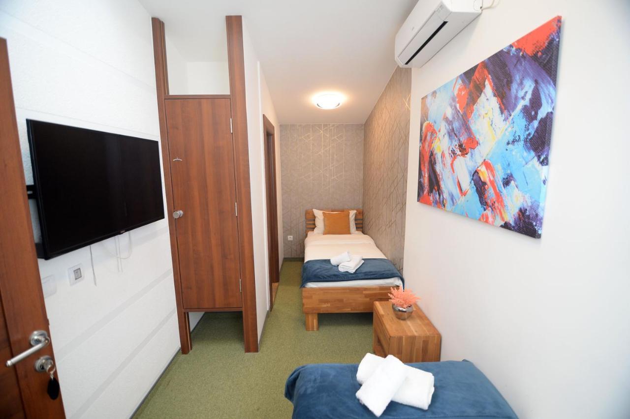 Apartmani Carolija Lucani Exterior photo